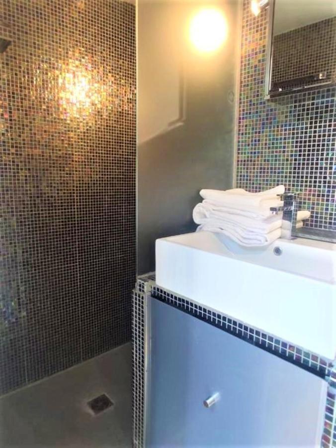 Id 342 - Montorgueil/ Rue Aboukir